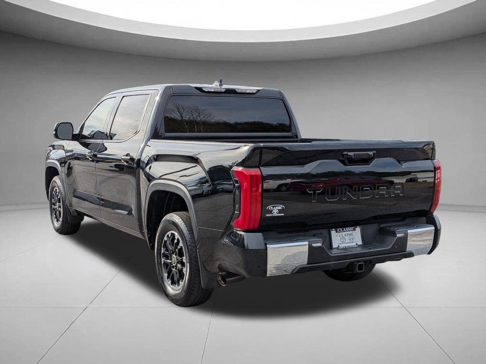 Used 2022 Midnight Black Metallic Toyota SR5 image 6