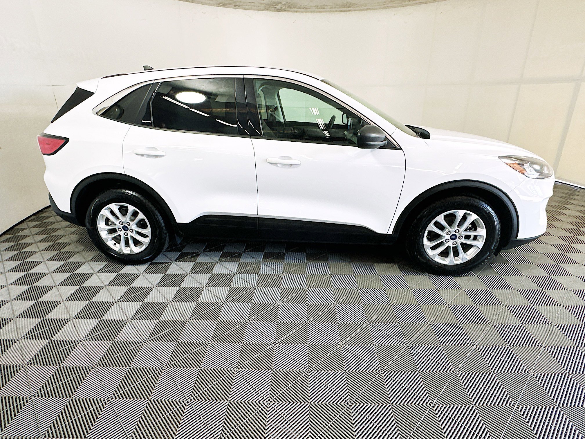 Used 2022 Ford Escape SE with VIN 1FMCU0G6XNUA01051 for sale in Coconut Creek, FL