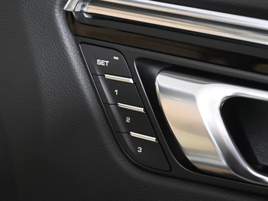 2026 Porsche Macan T - Photo 41