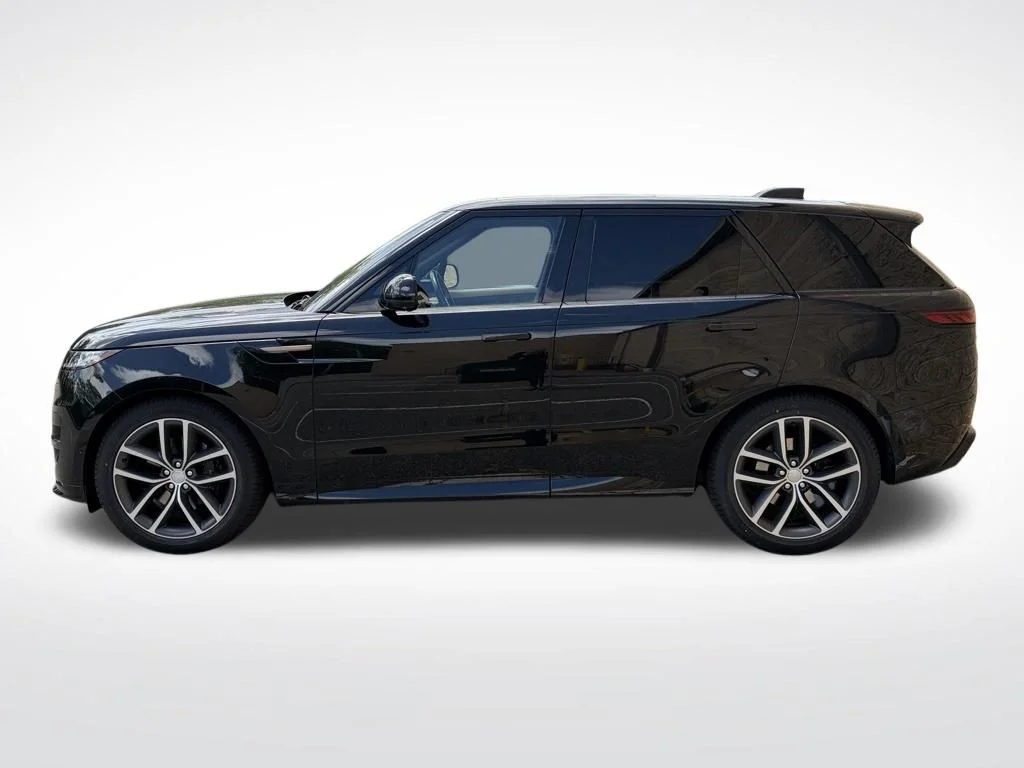 Certified Used 2023 Black Land Rover SE Dynamic image 4