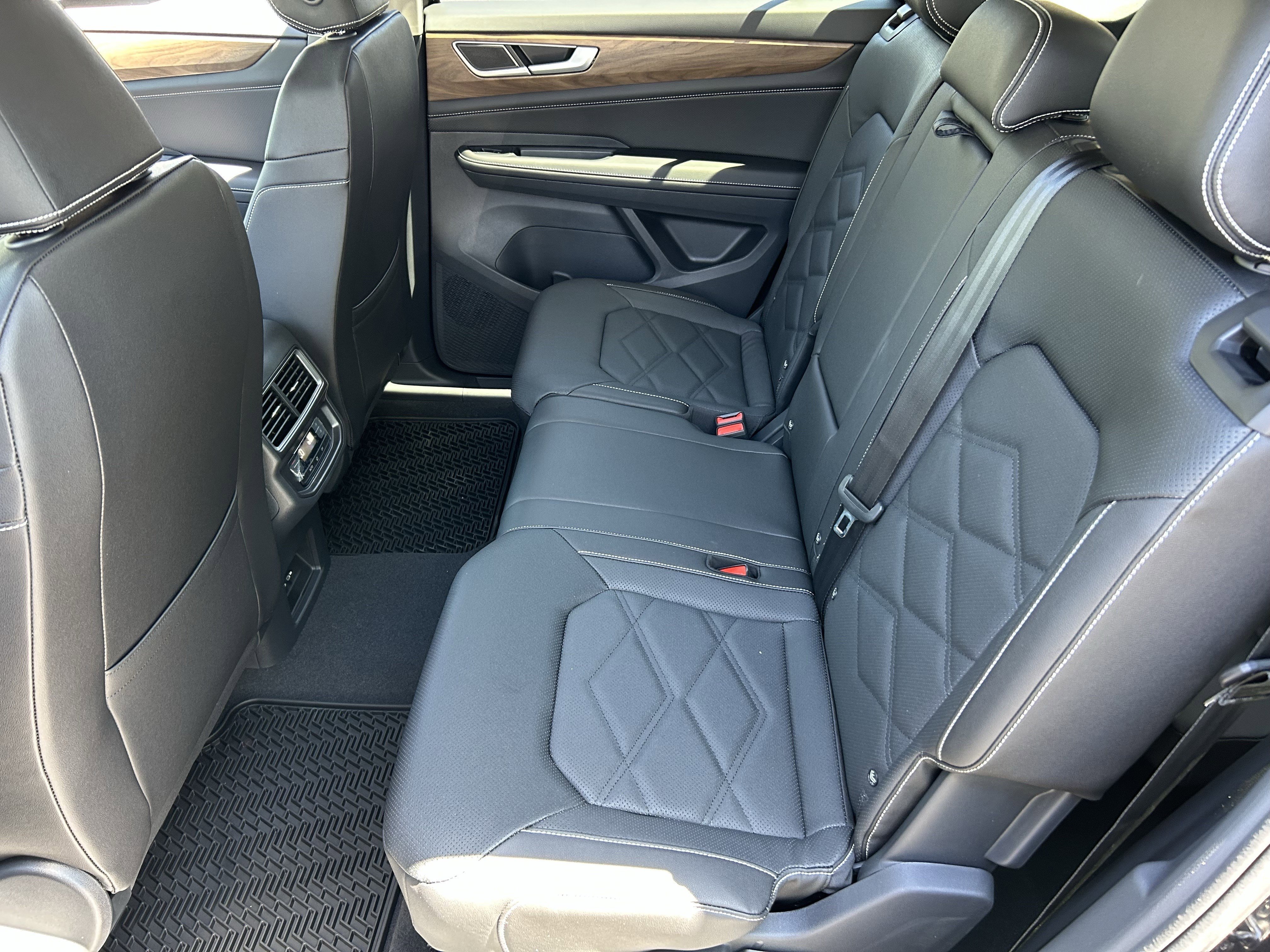 New 2026 Deep Black Pearl Volkswagen 2.0T SE image 14