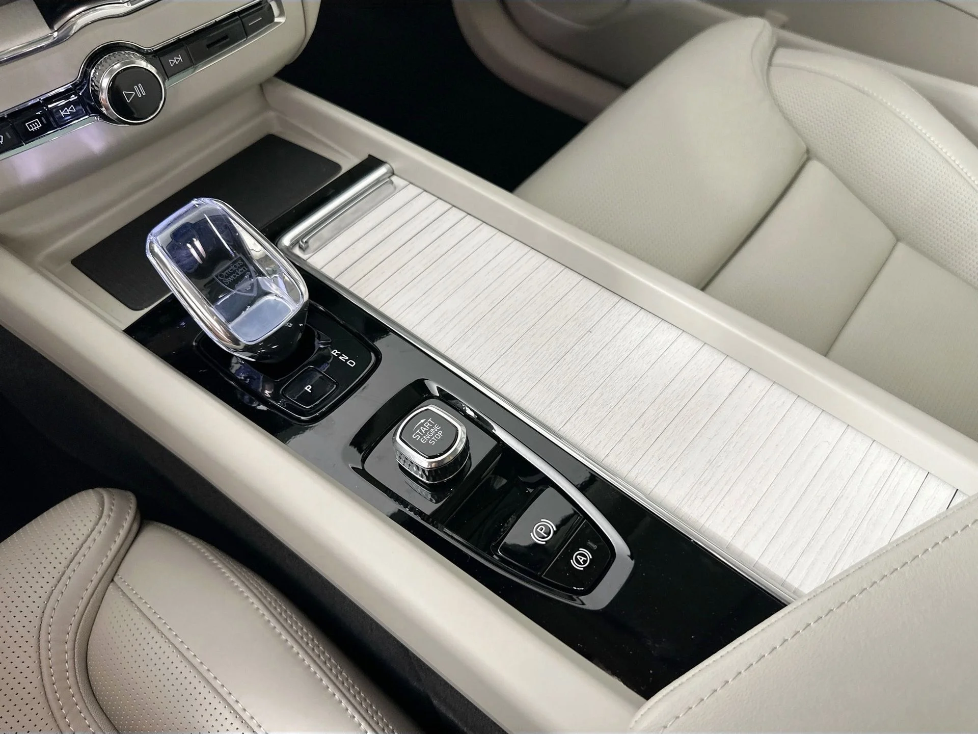 New 2026 Crystal White Volvo Ultra image 14
