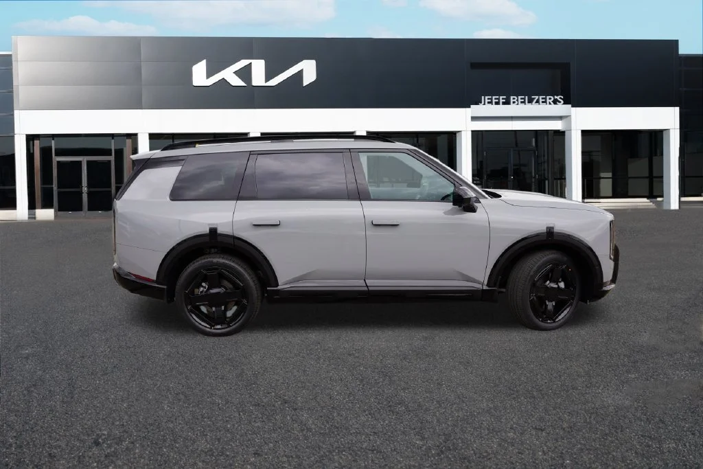 New 2027 Wolf Gray Kia X-Line SX image 2