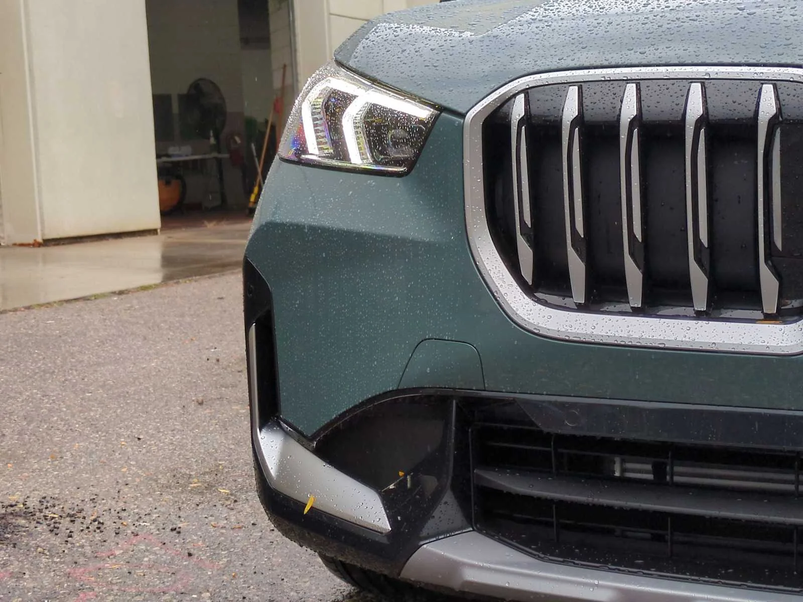New 2026 Cape York Green Metallic BMW xDrive28i image 11