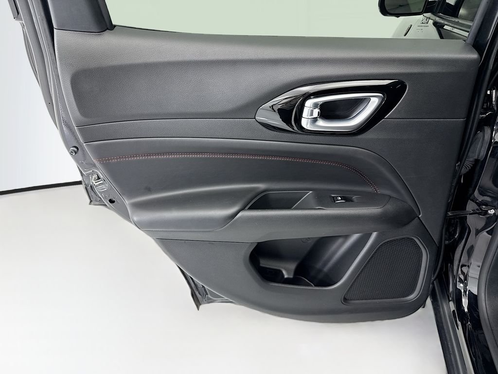 Used 2022 Diamond Black Jeep Trailhawk image 25