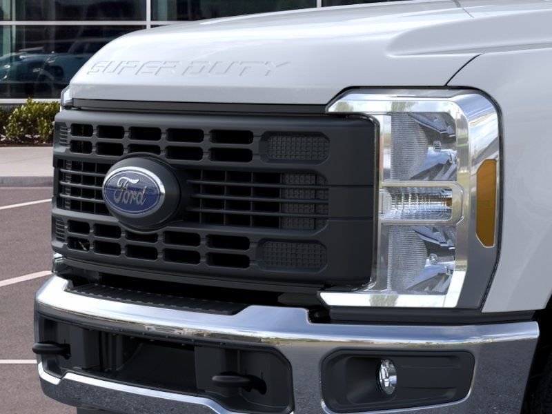 New 2026 Oxford White Ford XL image 29