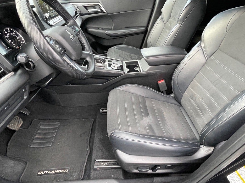 2024 Mitsubishi Outlander SE - Photo 13