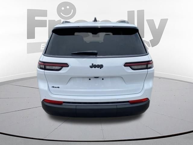 New 2026 Bright White Clear-Coat Exterior Paint Jeep Altitude image 4