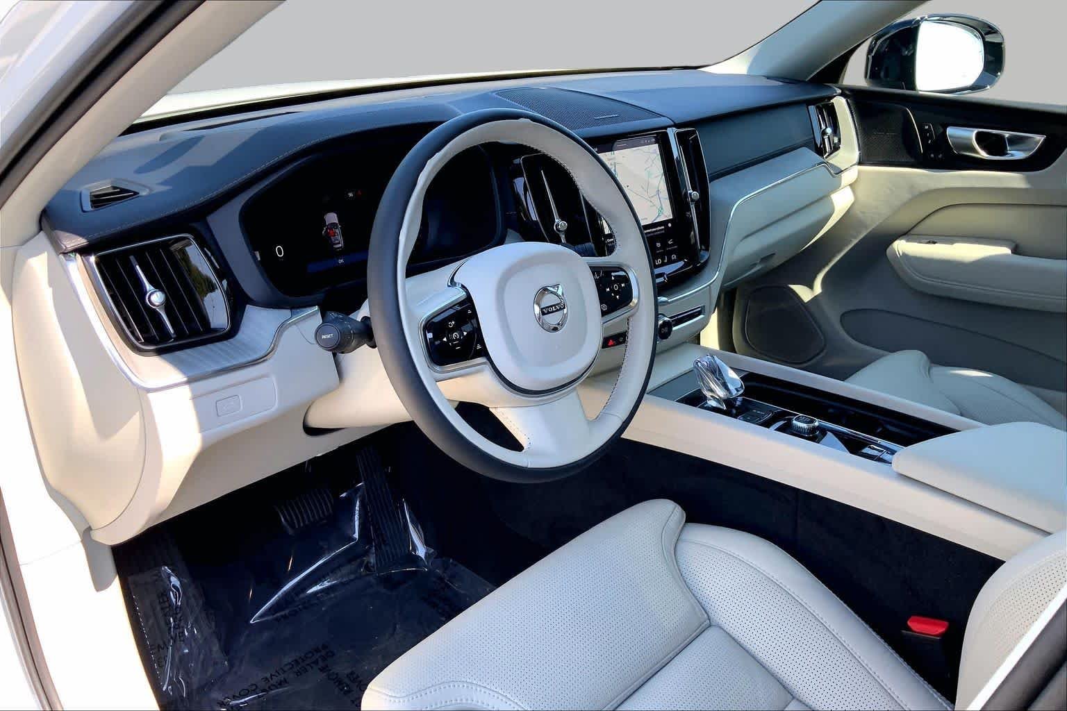 Used 2024 Crystal White Metallic Volvo Ultimate Dark Theme image 18
