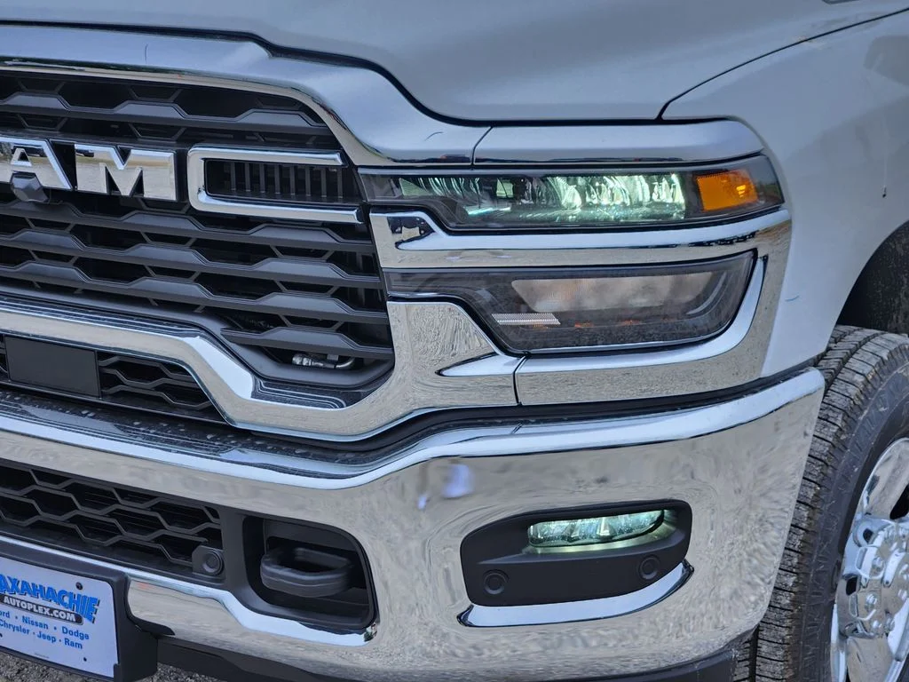 New 2026 Bright White Clearcoat RAM Tradesman image 5