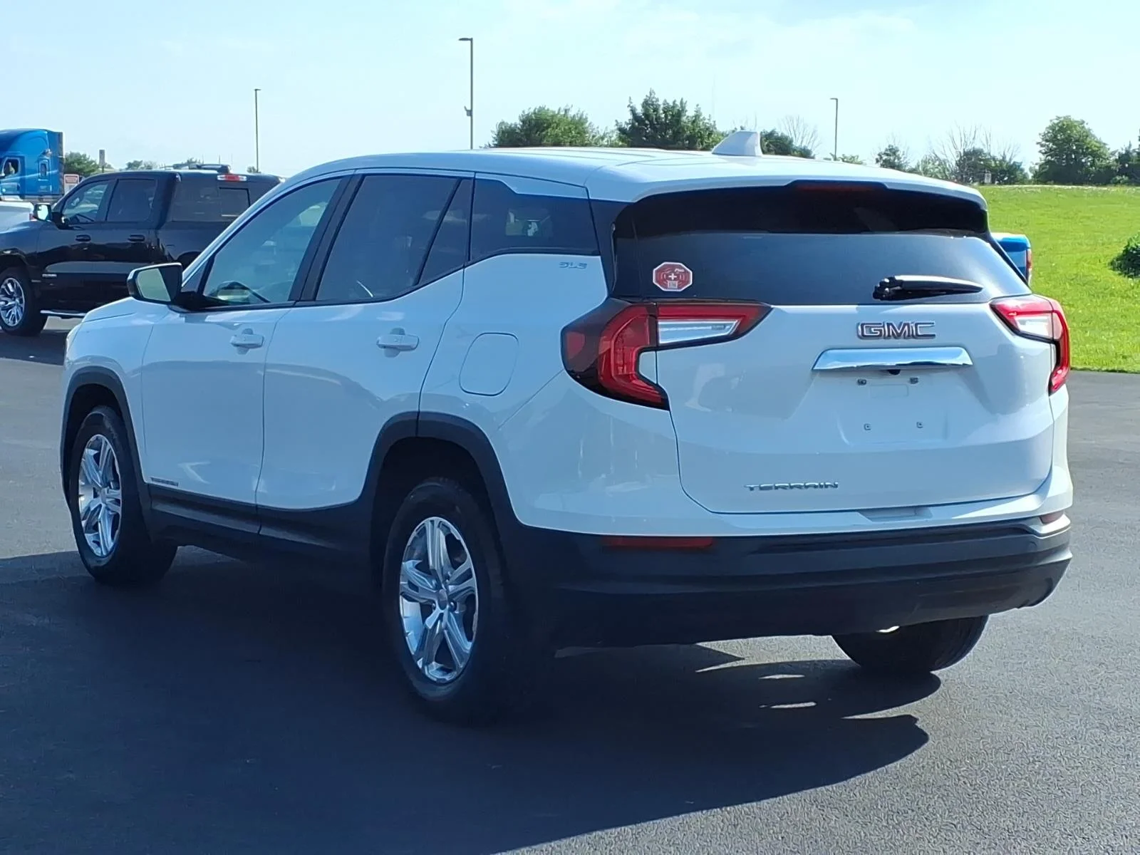 Used 2024 Summit White GMC SLE image 13