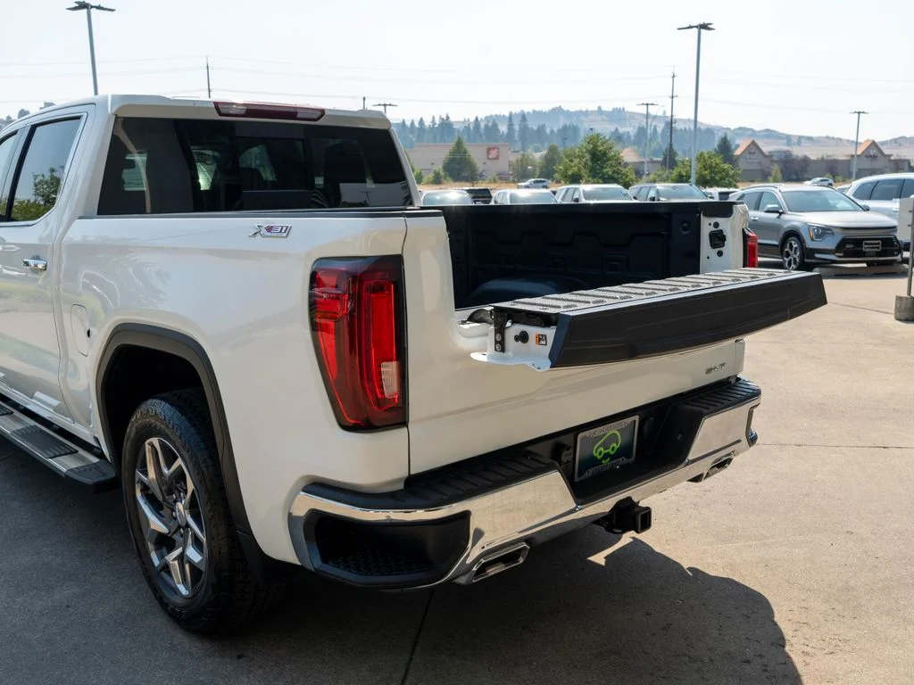 2024 GMC Sierra 1500 SLT - Photo 35