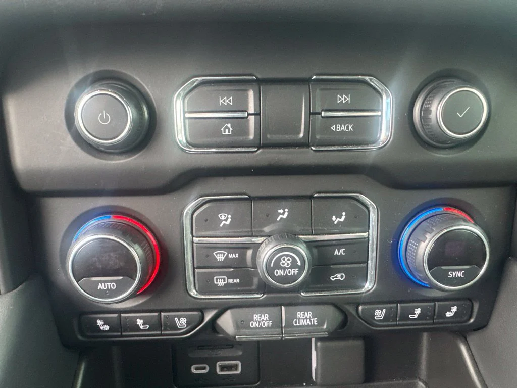 Used 2021 Black Chevrolet High Country image 11