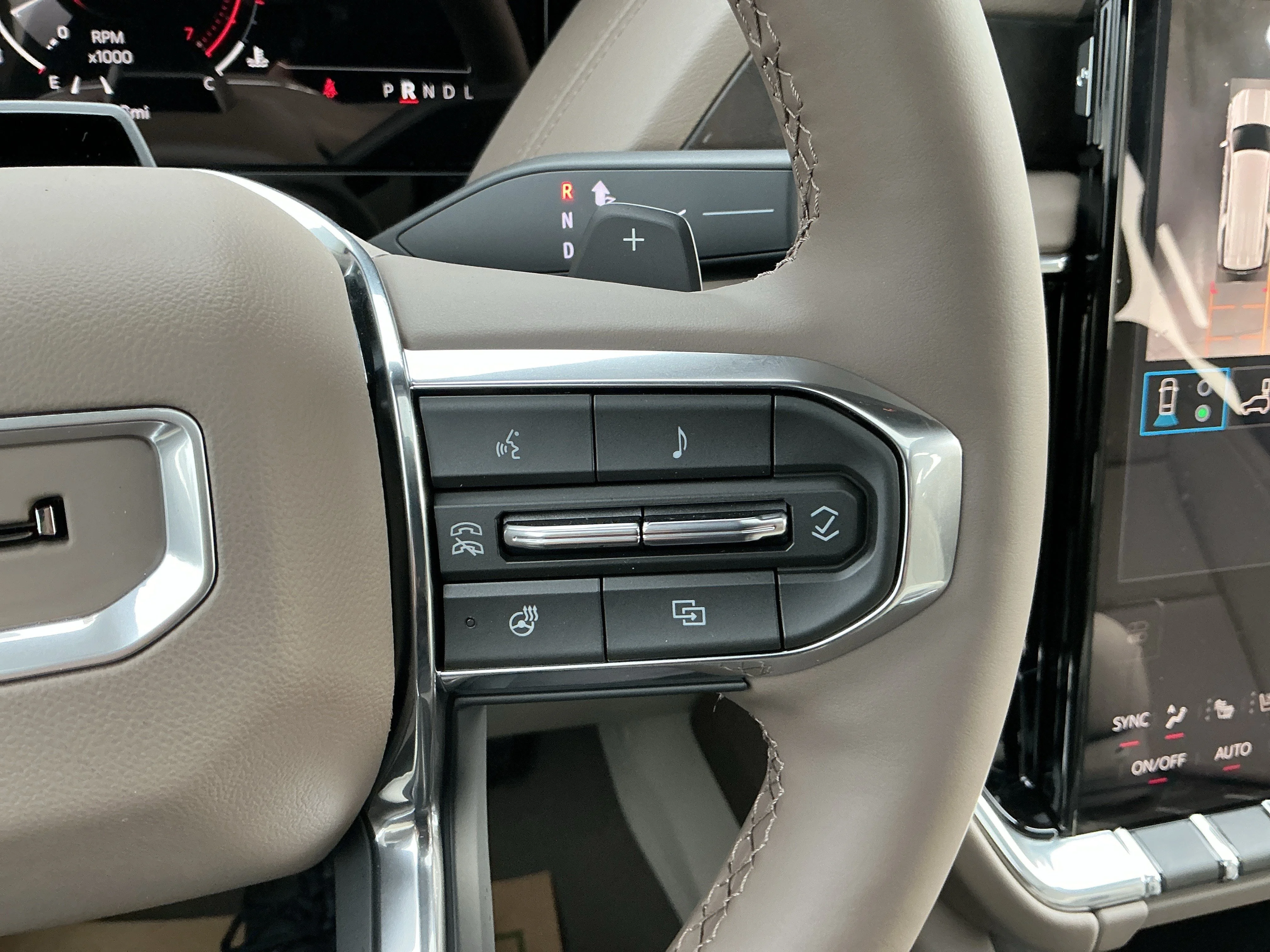 2026 GMC Yukon XL Denali - Photo 24
