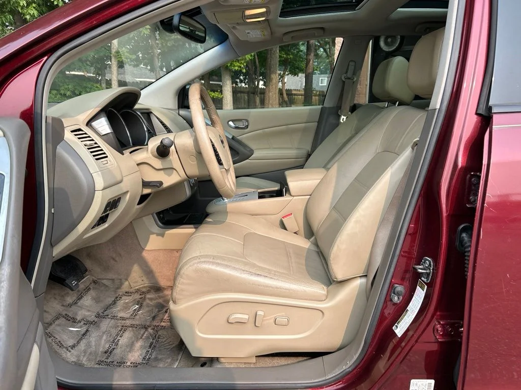 Used 2011 Red Nissan SL image 15