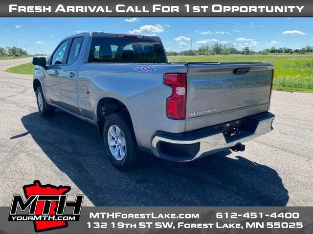 Used 2023 Gray Chevrolet LT image 6