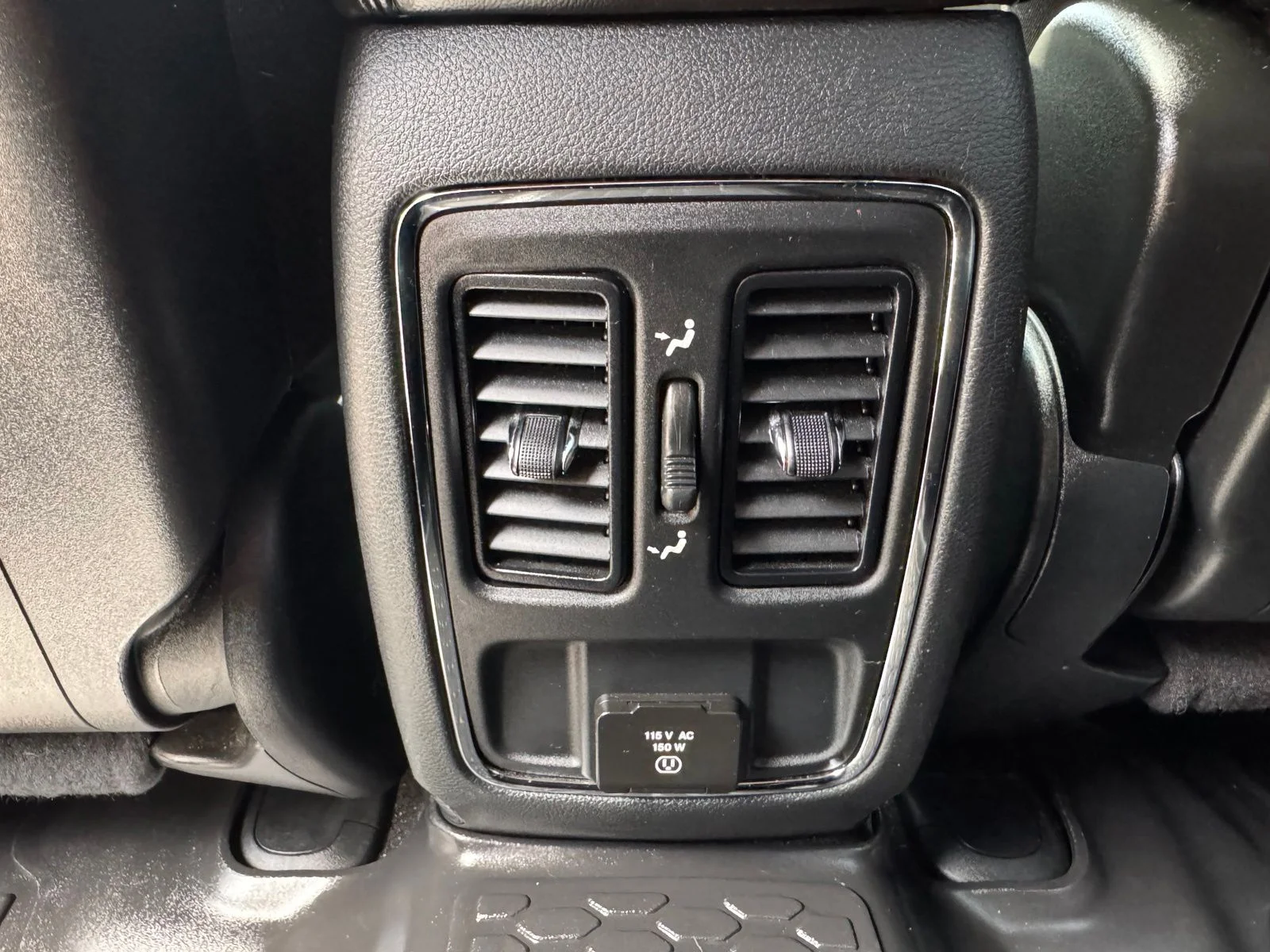 Used 2020 Black Jeep Altitude image 25