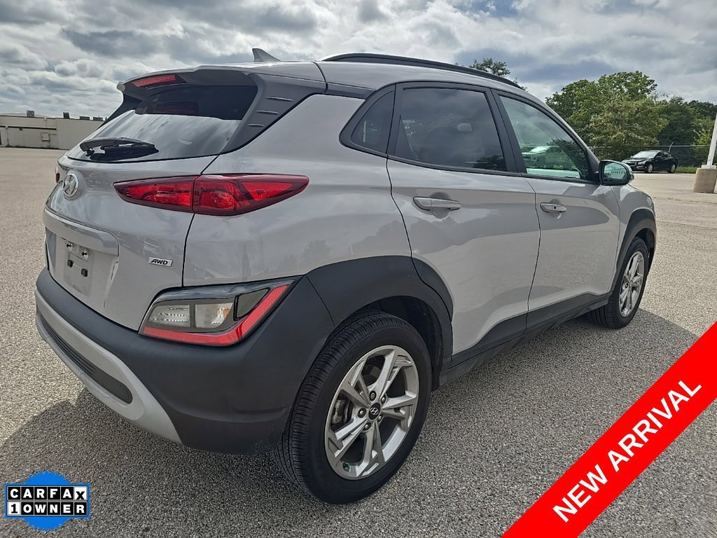 Used 2023 Silver Hyundai SEL image 3