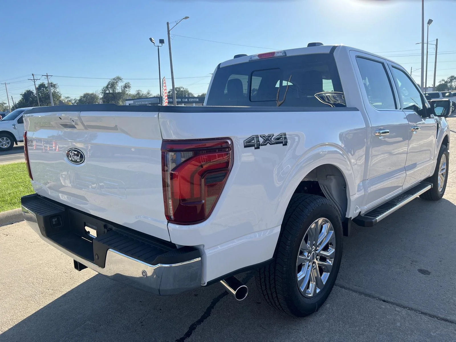 New 2026 Oxford White Ford LARIAT image 8
