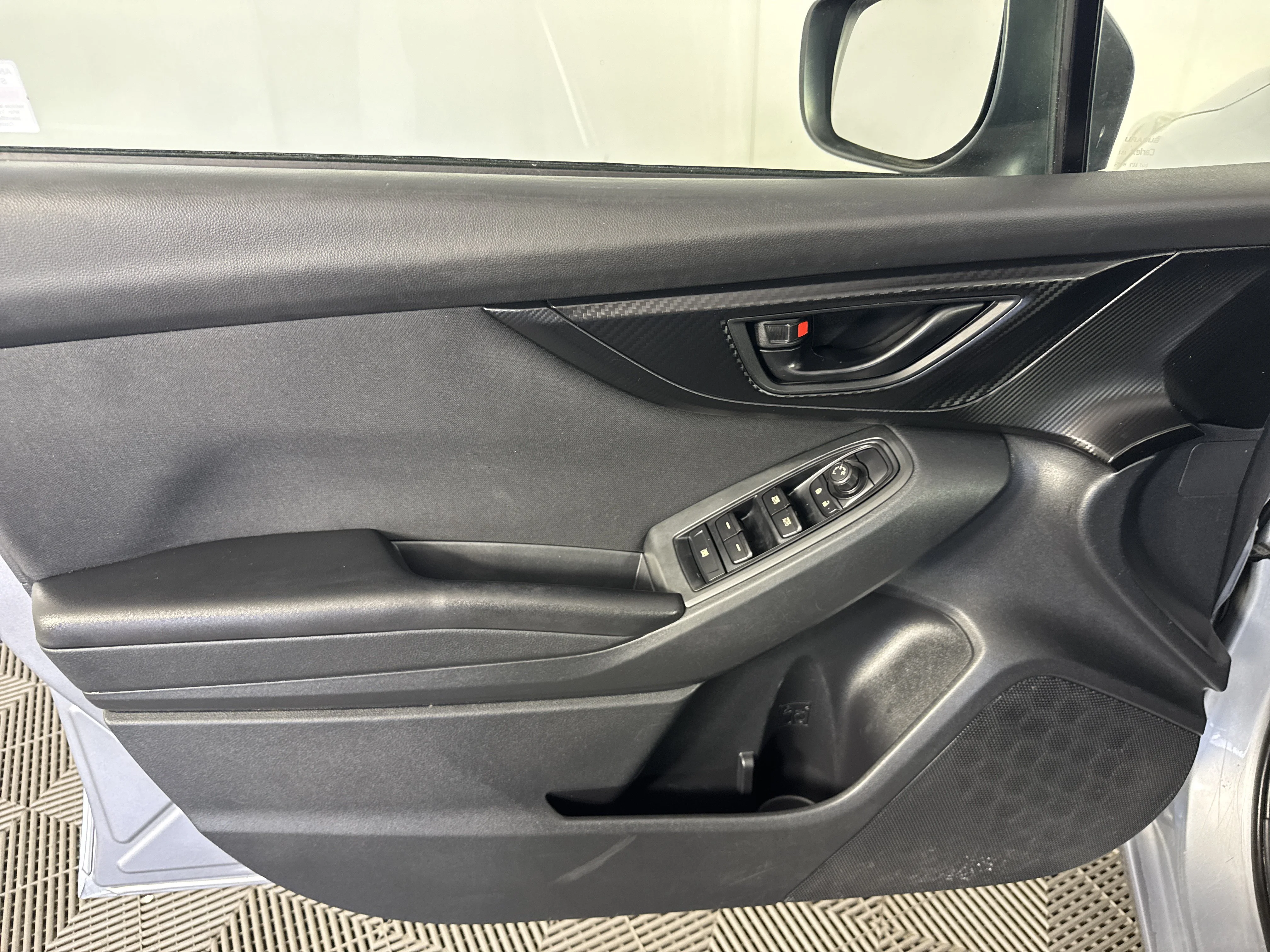Used 2020 Ice Silver Metallic Subaru Base image 22