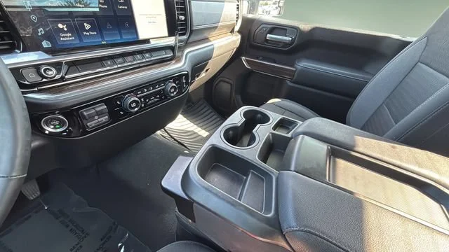 Used 2024 Summit White Chevrolet LT image 15