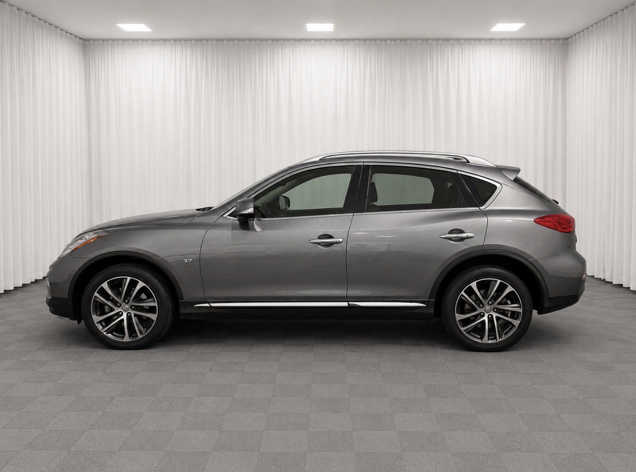 Used 2017 Graphite Shadow INFINITI Base image 5