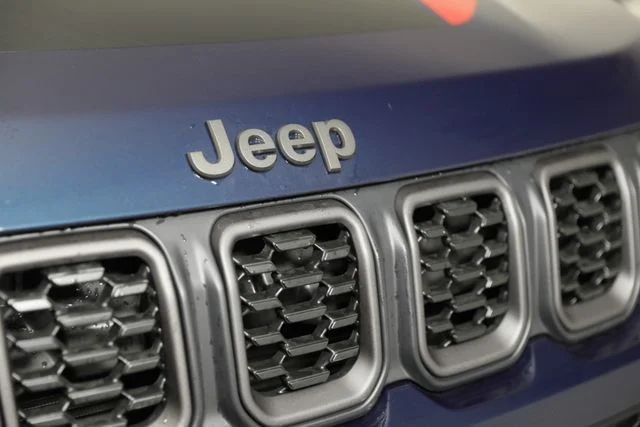 New 2026 Fathom Blue Pearl-Coat Exterior Paint Jeep Trailhawk image 27