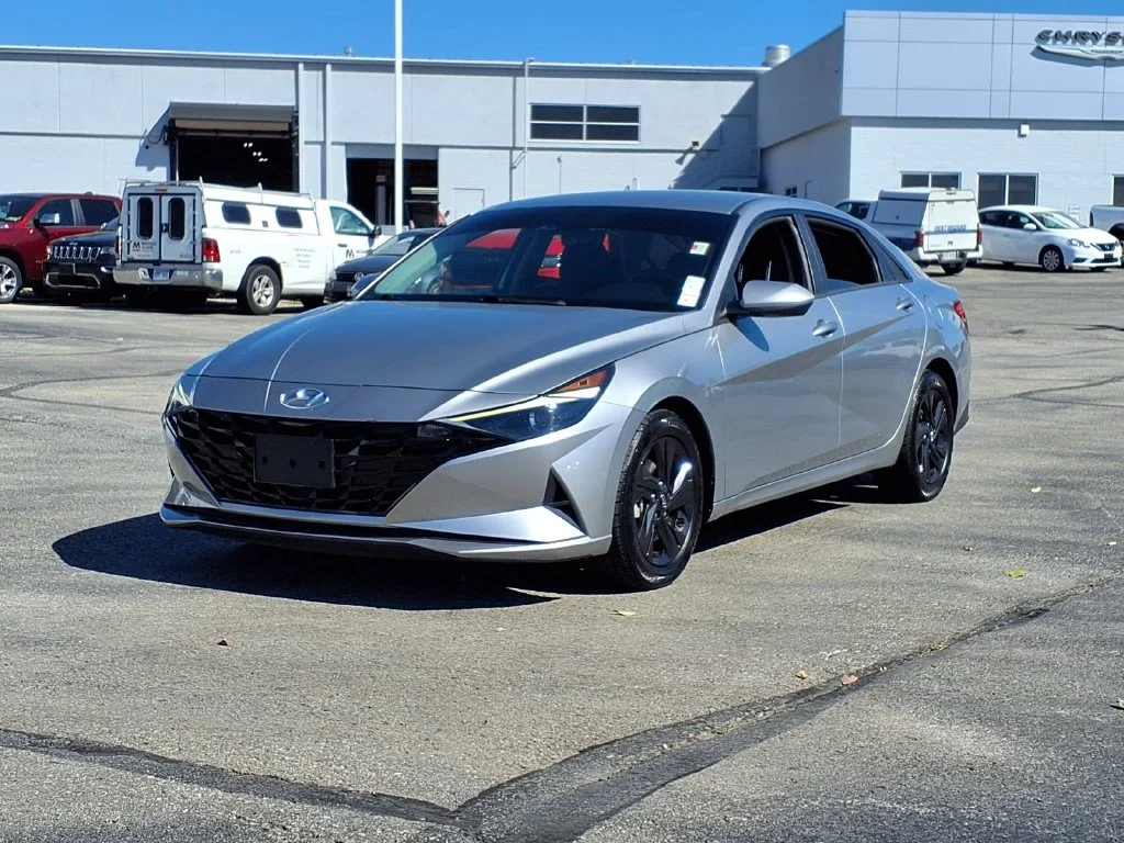 Used 2022 Hyundai Elantra SEL with VIN 5NPLS4AG1NH079408 for sale in Kansas City