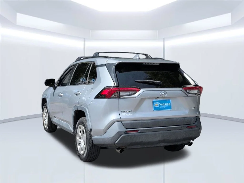 Used 2019 Silver Toyota LE image 4