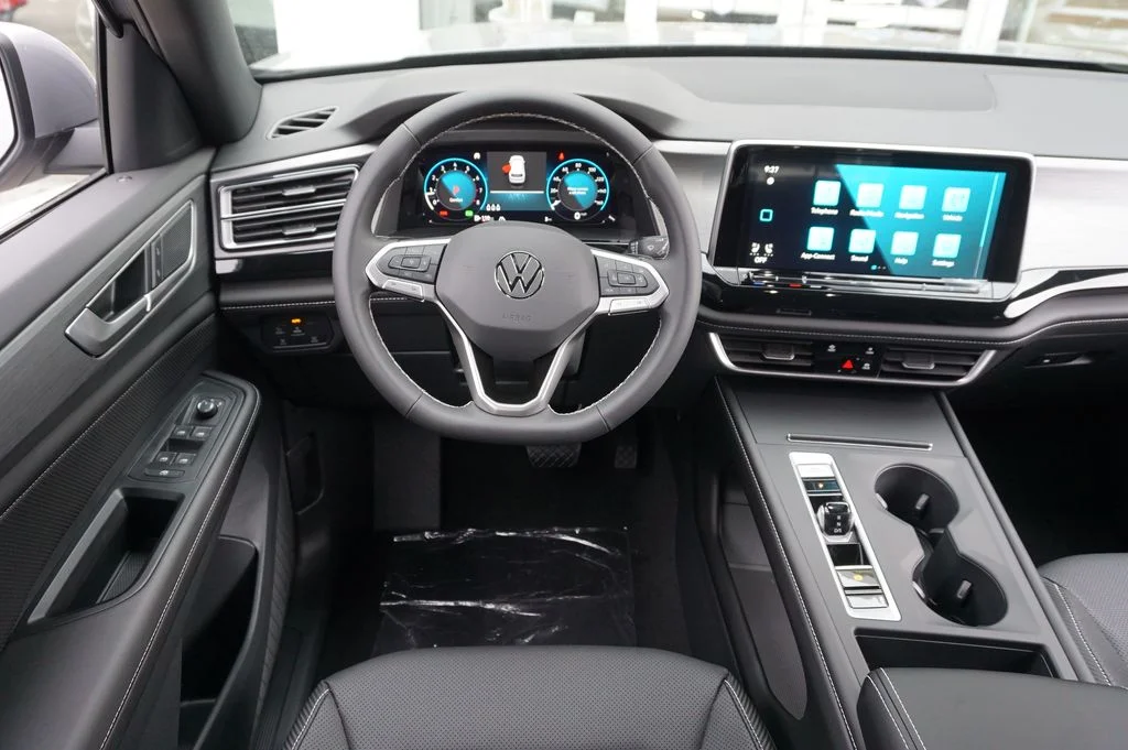 New 2026 Silver Volkswagen 2.0T SE image 12