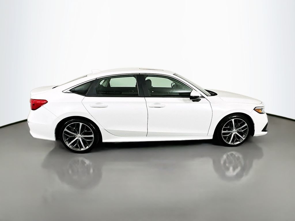 2022 Honda Civic Touring - Photo 4