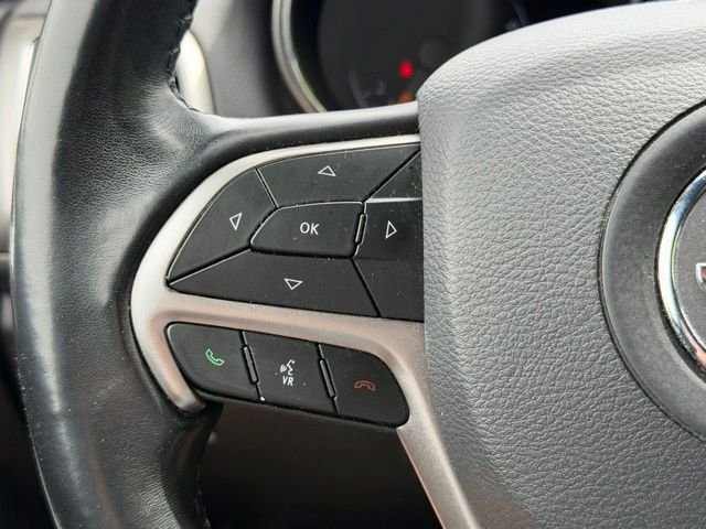 Used 2020 Silver Jeep Laredo E image 23