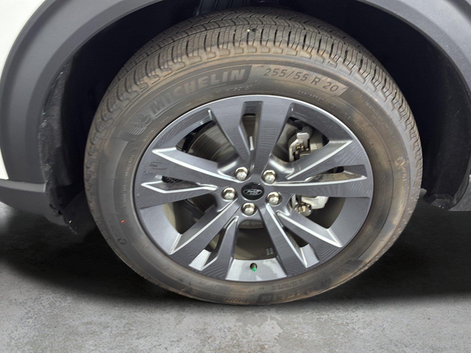 Used 2026 Star White Metallic Tri-Coat Ford Active image 9