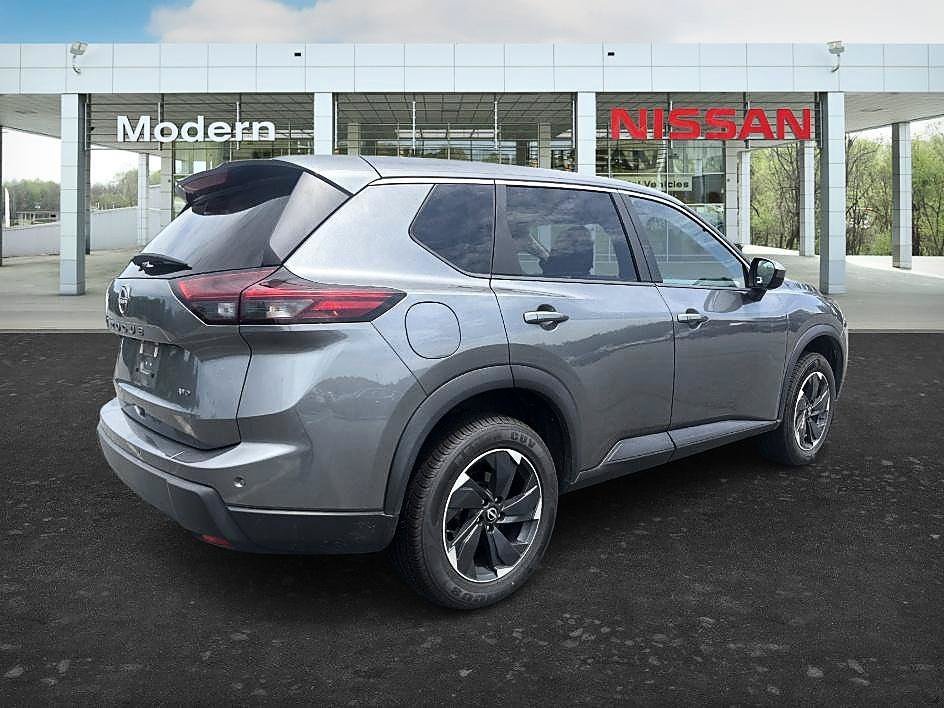 Used 2025 Gun Metallic Nissan SV image 5