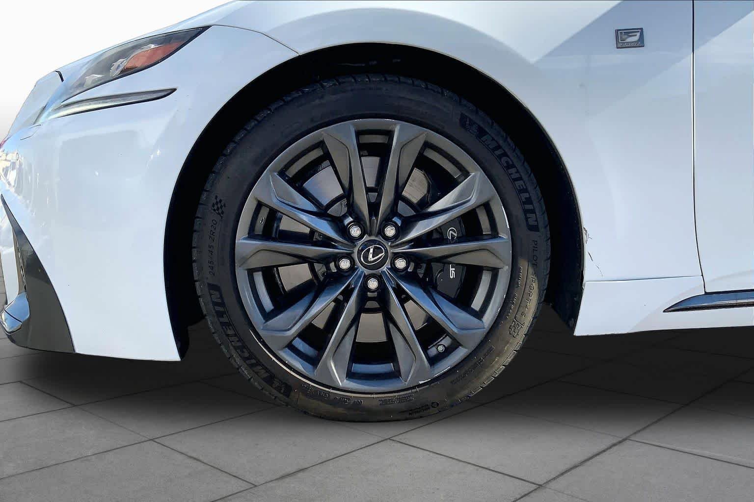 Used 2018 Ultra White Lexus  image 9