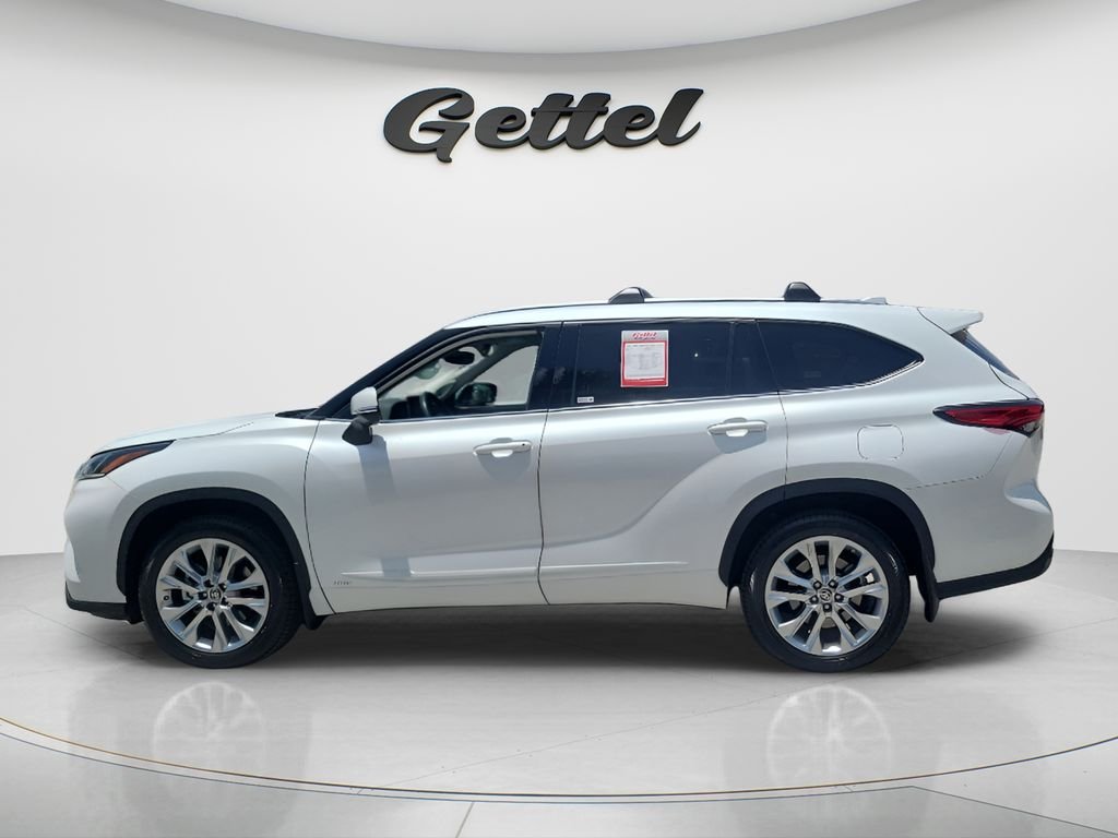 Used 2022 Beige Toyota Limited image 8