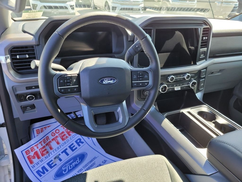 New 2025 Oxford White Ford XLT image 29