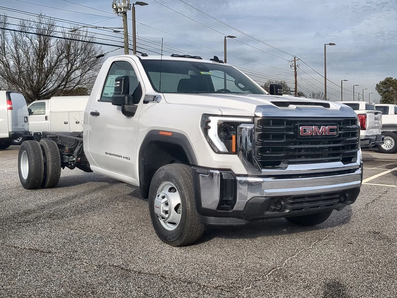 New 2026 Summit White GMC Pro image 2