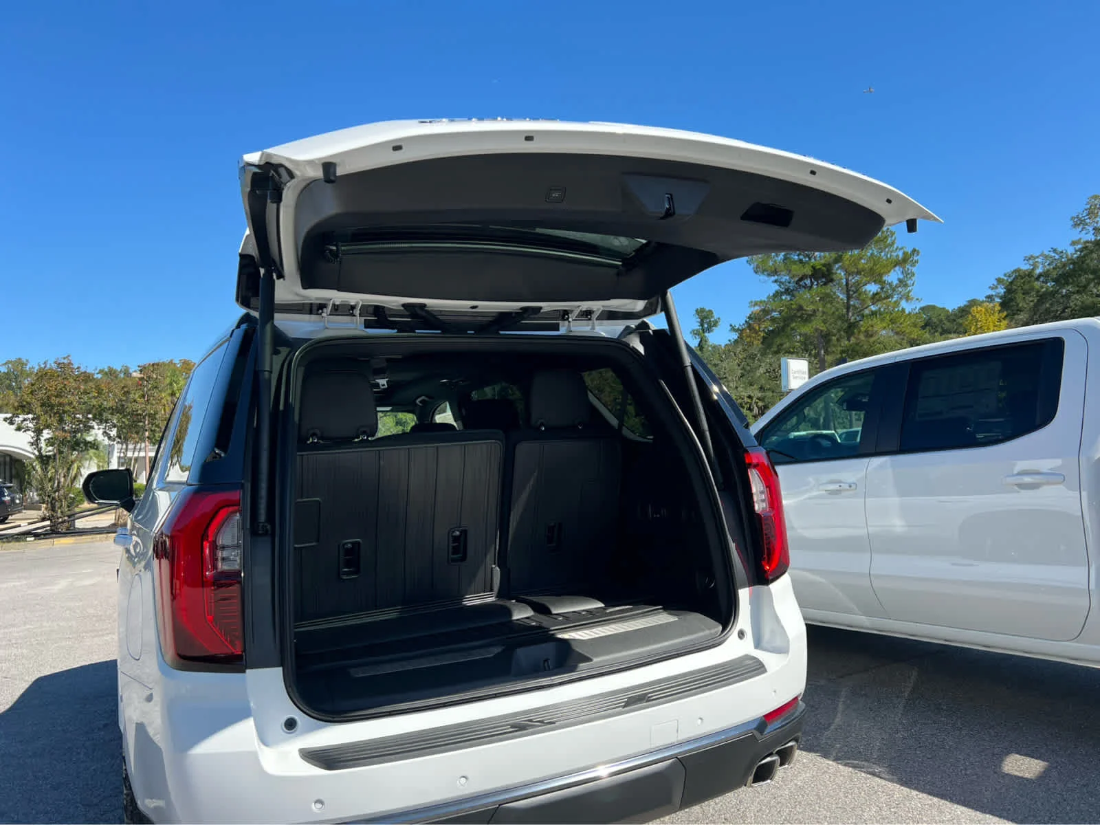 New 2026 Summit White GMC AT4 image 5