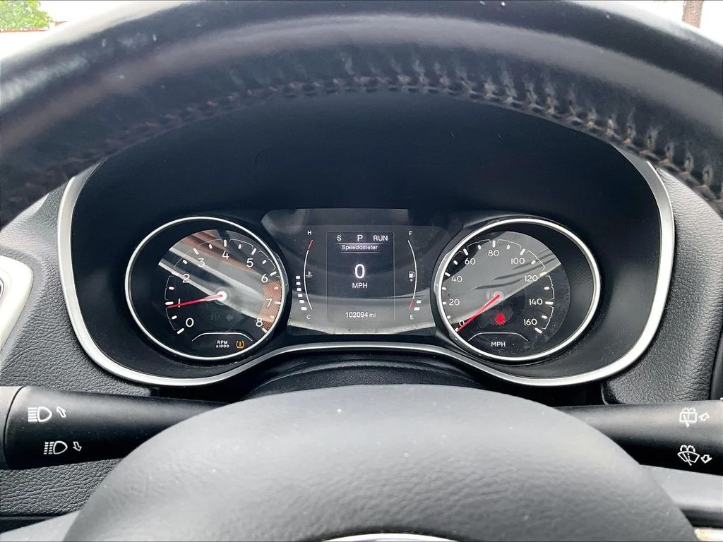 Used 2019 Blue Jeep Latitude image 21