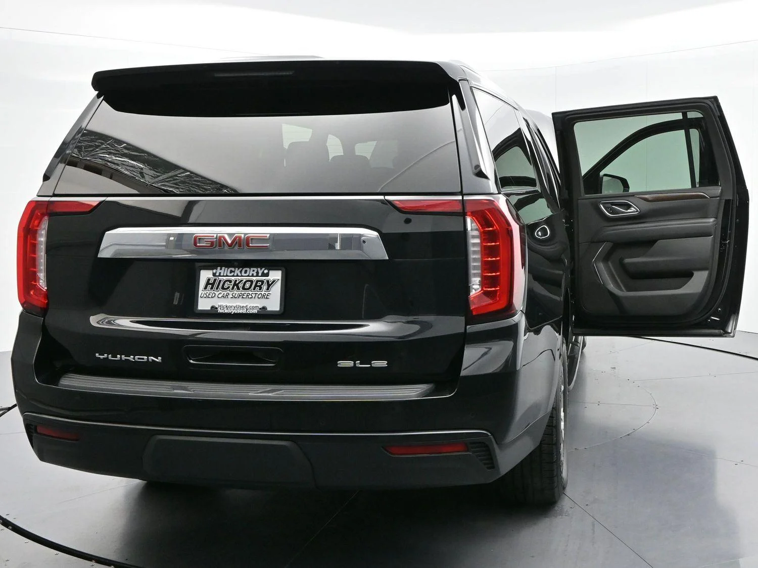 Used 2023 Onyx Black GMC SLE image 42