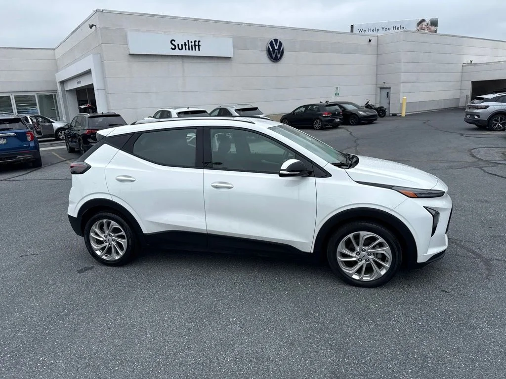 Used 2022 Summit White Chevrolet LT image 34