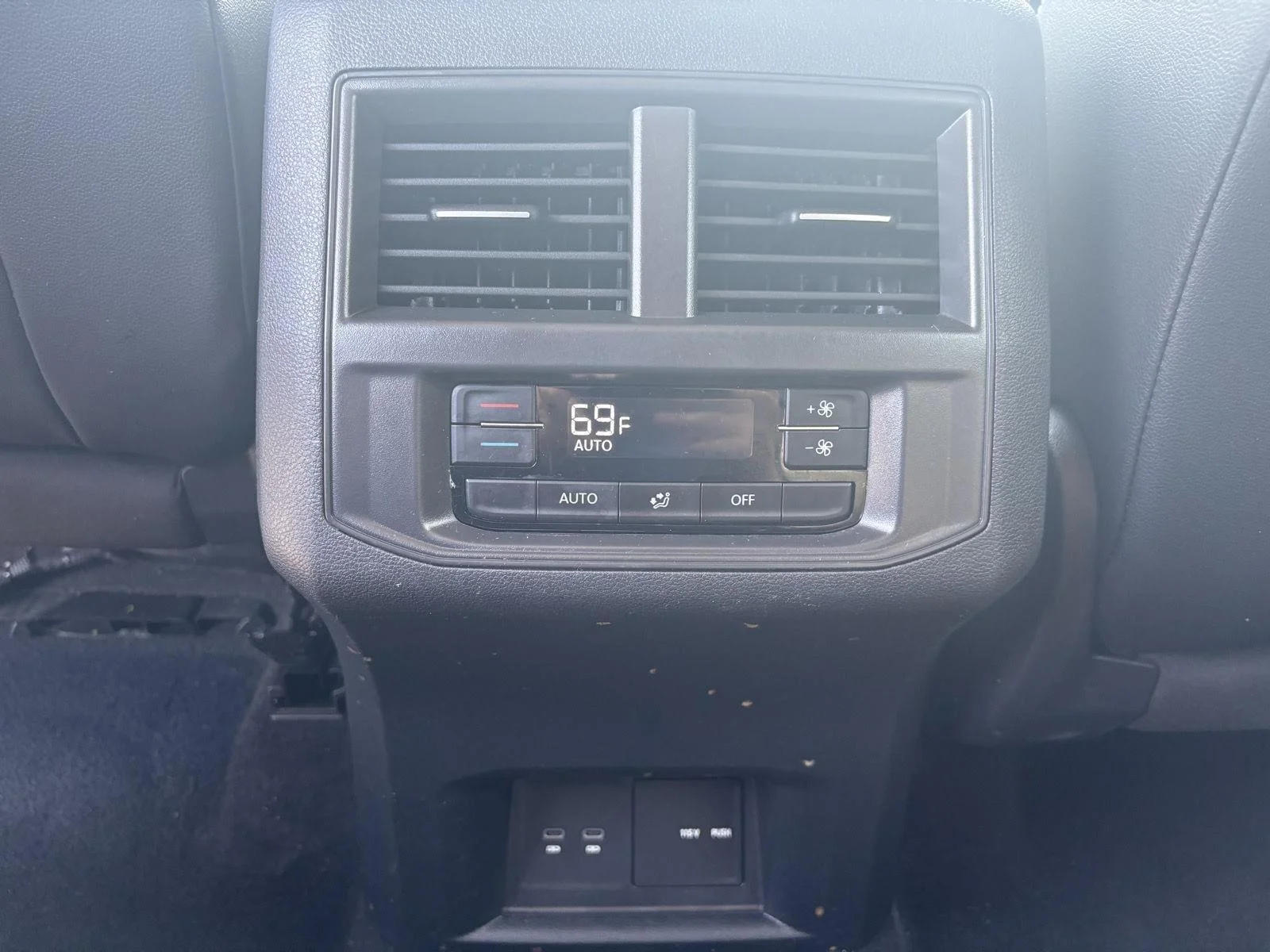 Used 2023 WHITE Volkswagen 2.0T SE w/Technology image 7