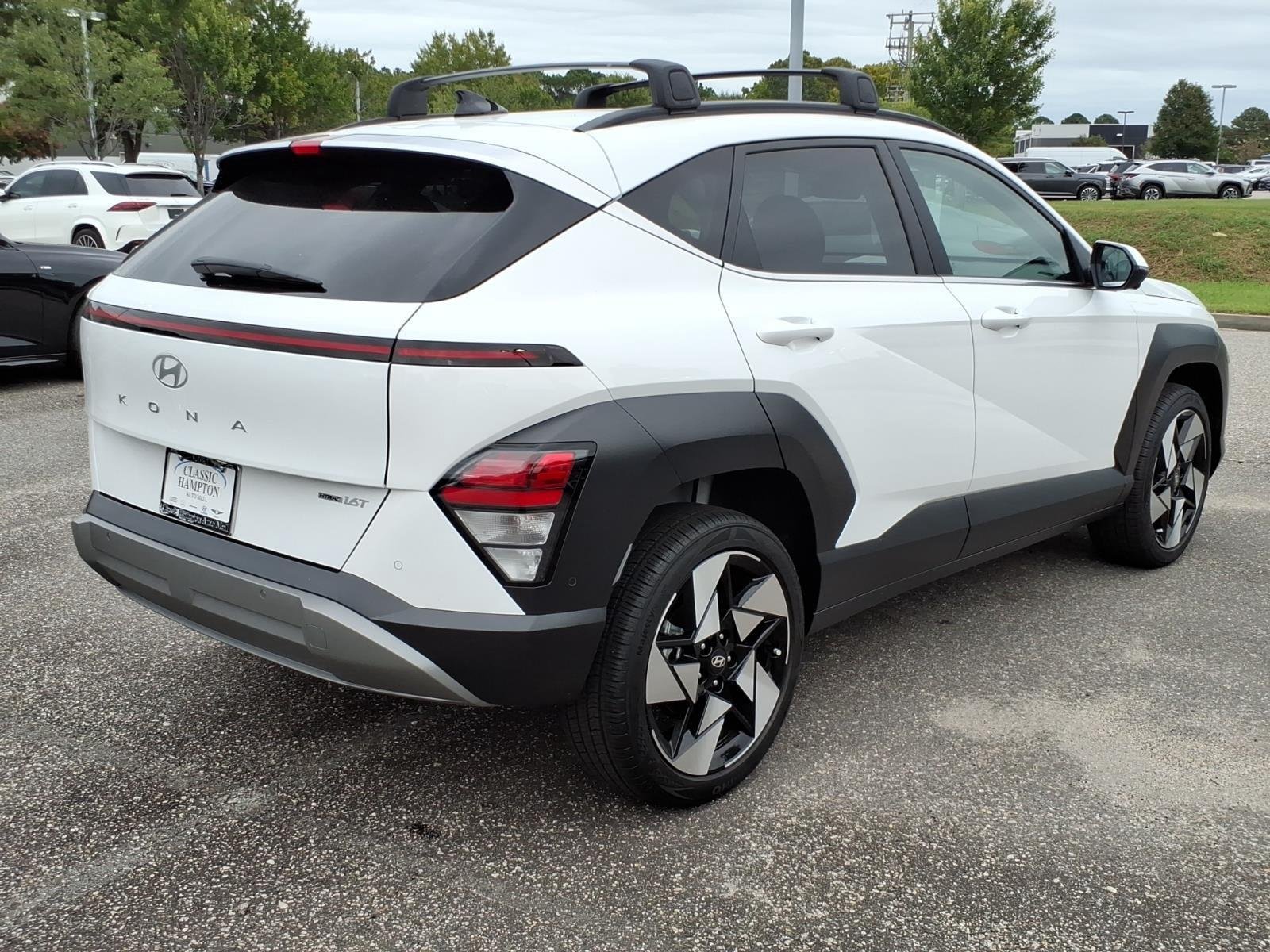 Used 2026 Atlas White Hyundai Limited image 8