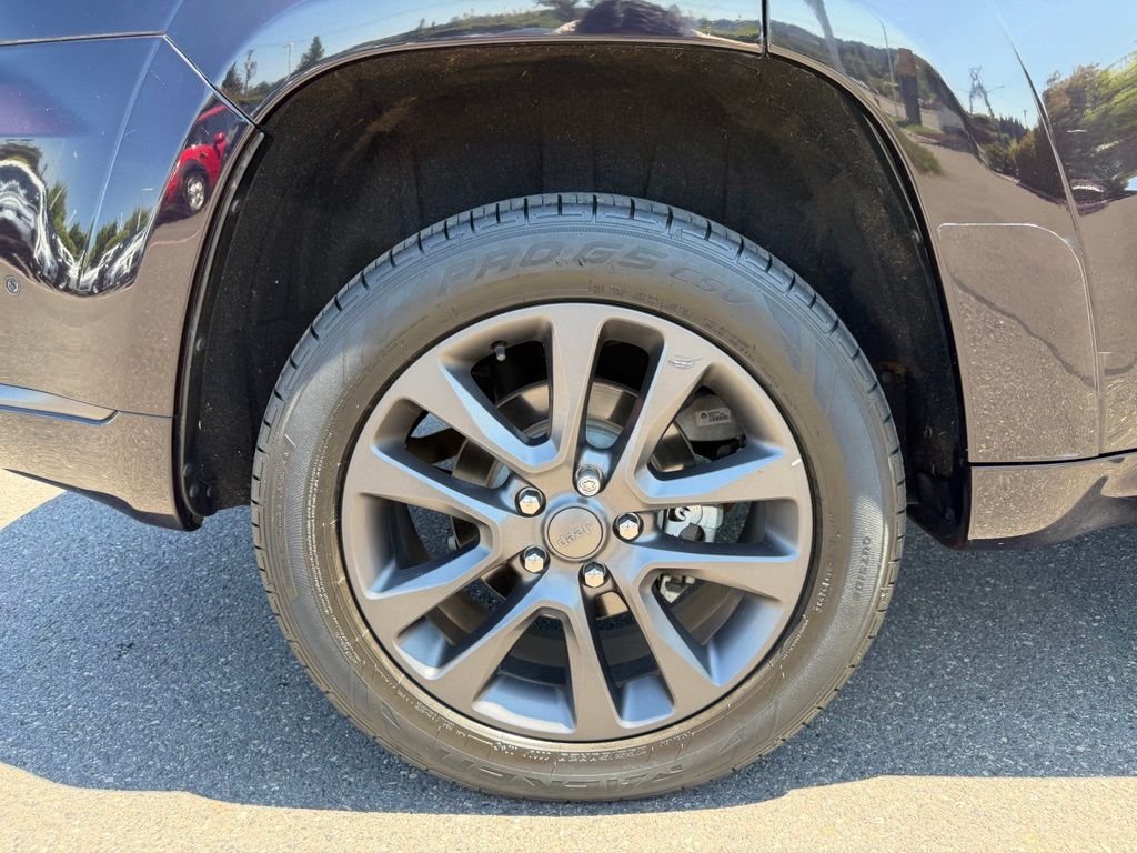 Used 2018 Sangria Metallic Clearcoat Jeep Overland image 20