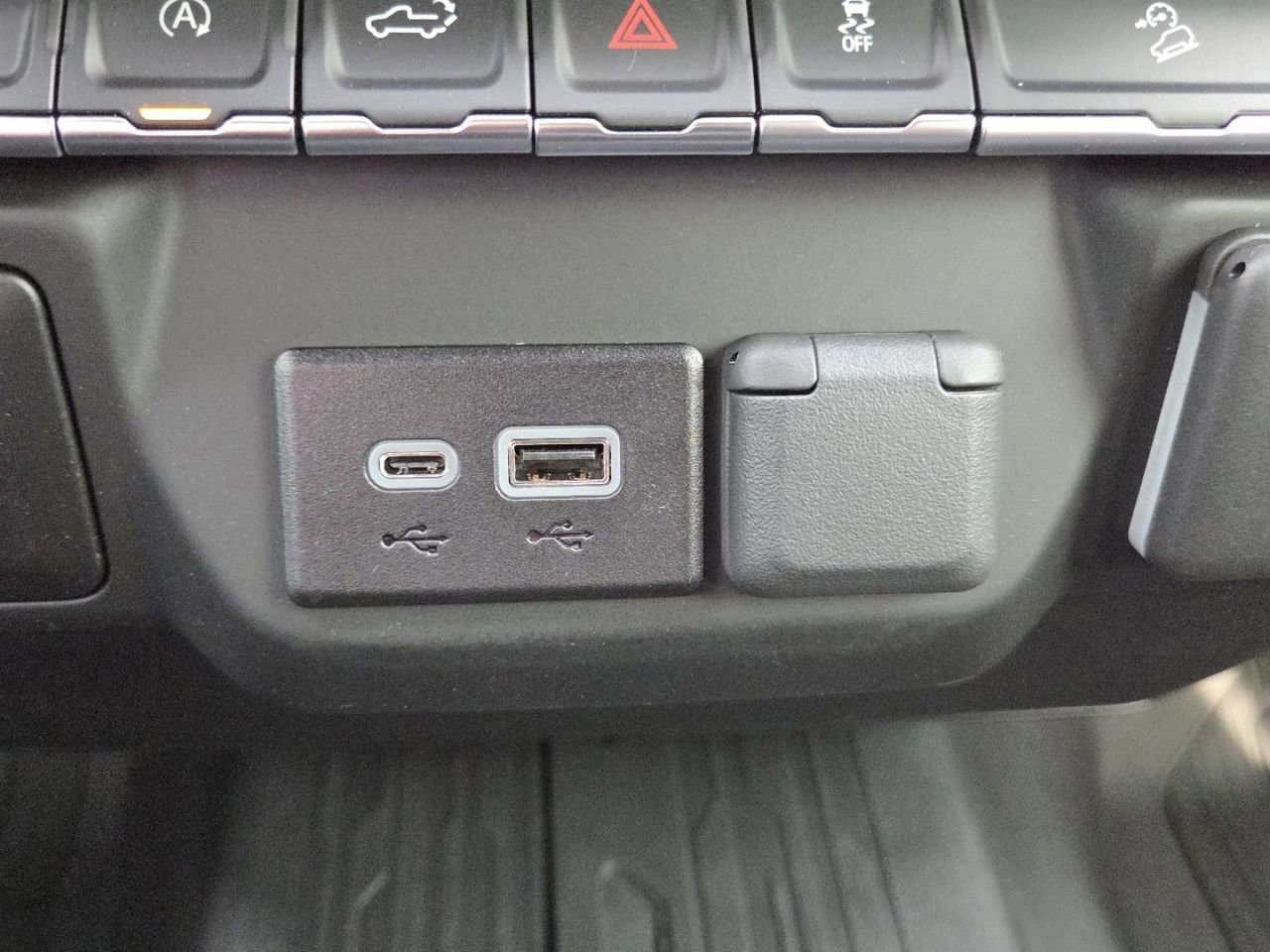 2026 GMC Sierra 1500 Pro - Photo 10