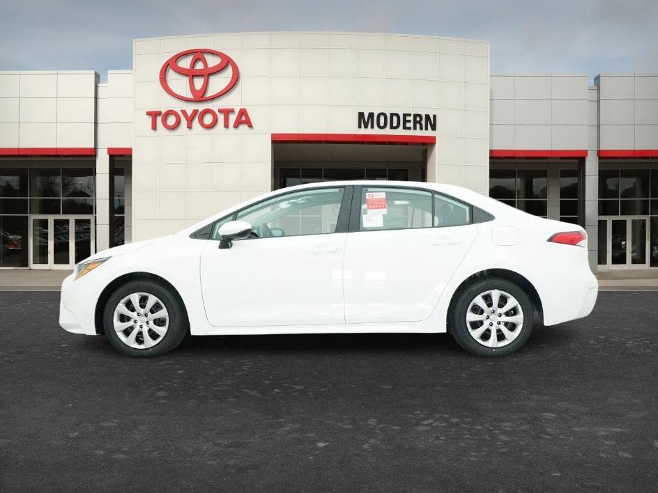 New 2026 Ice Cap Toyota LE image 4