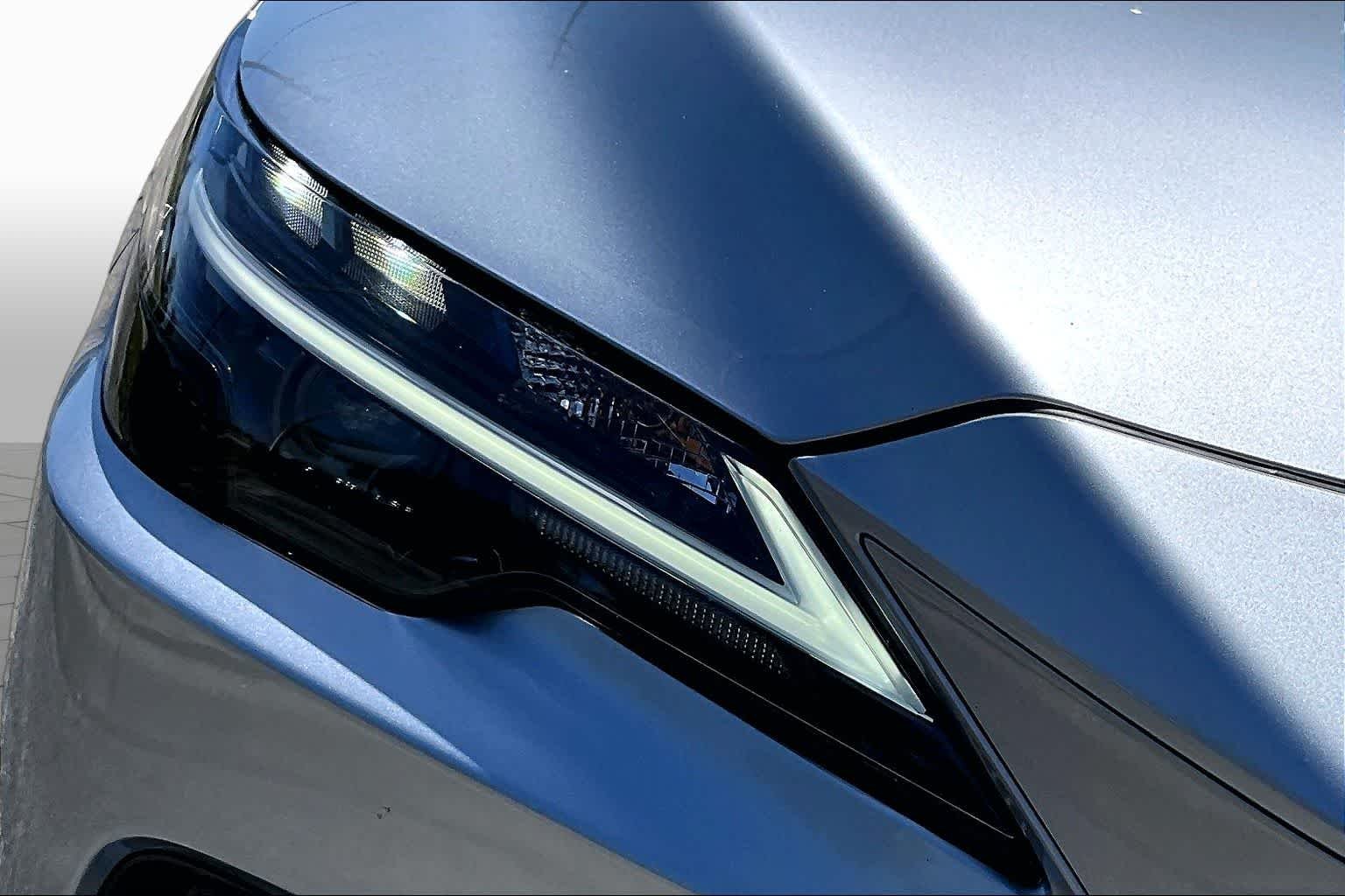 Used 2025 Iridium Lexus  image 28