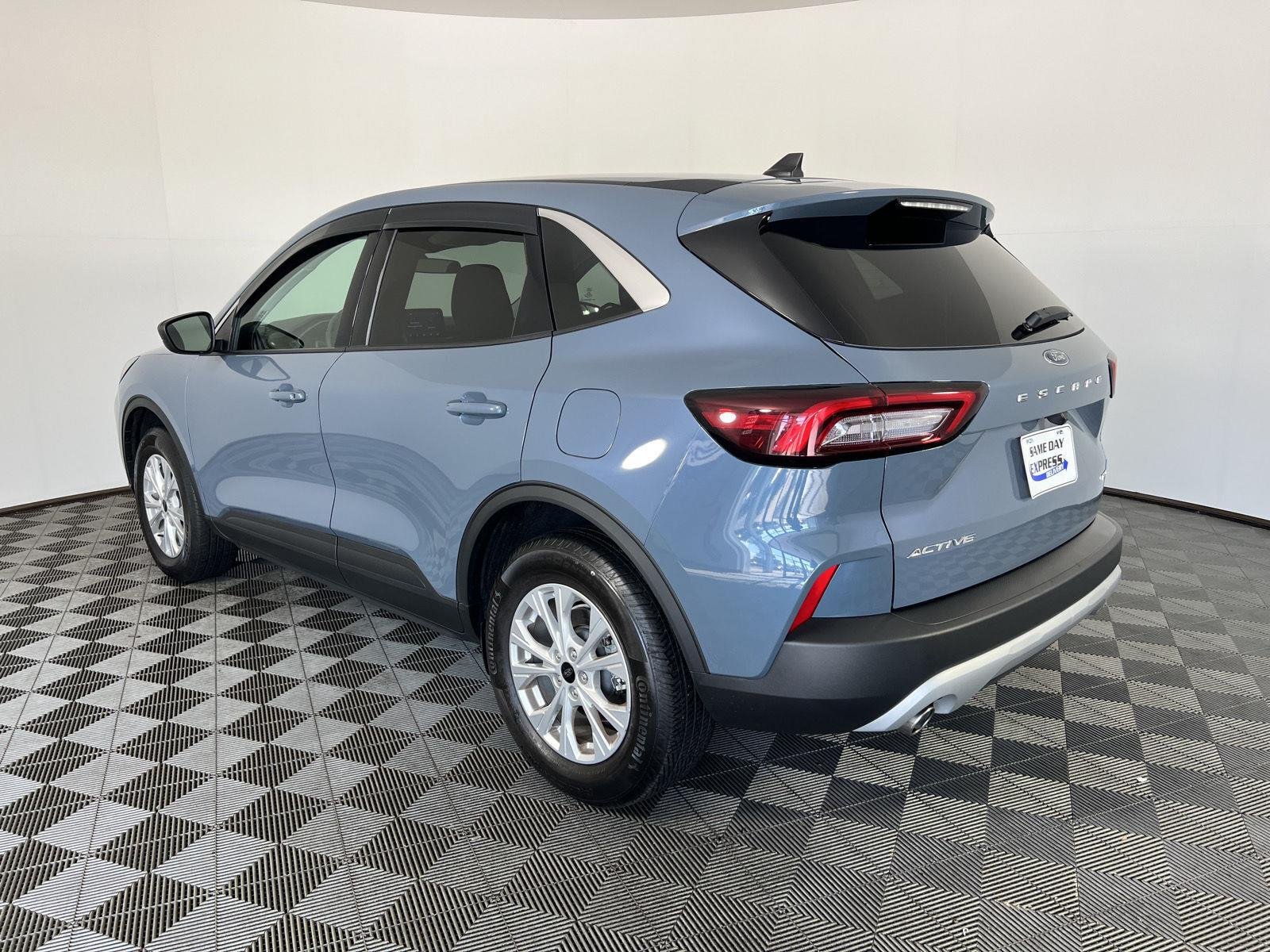 Used 2024 Vapor Blue Ford Active image 25