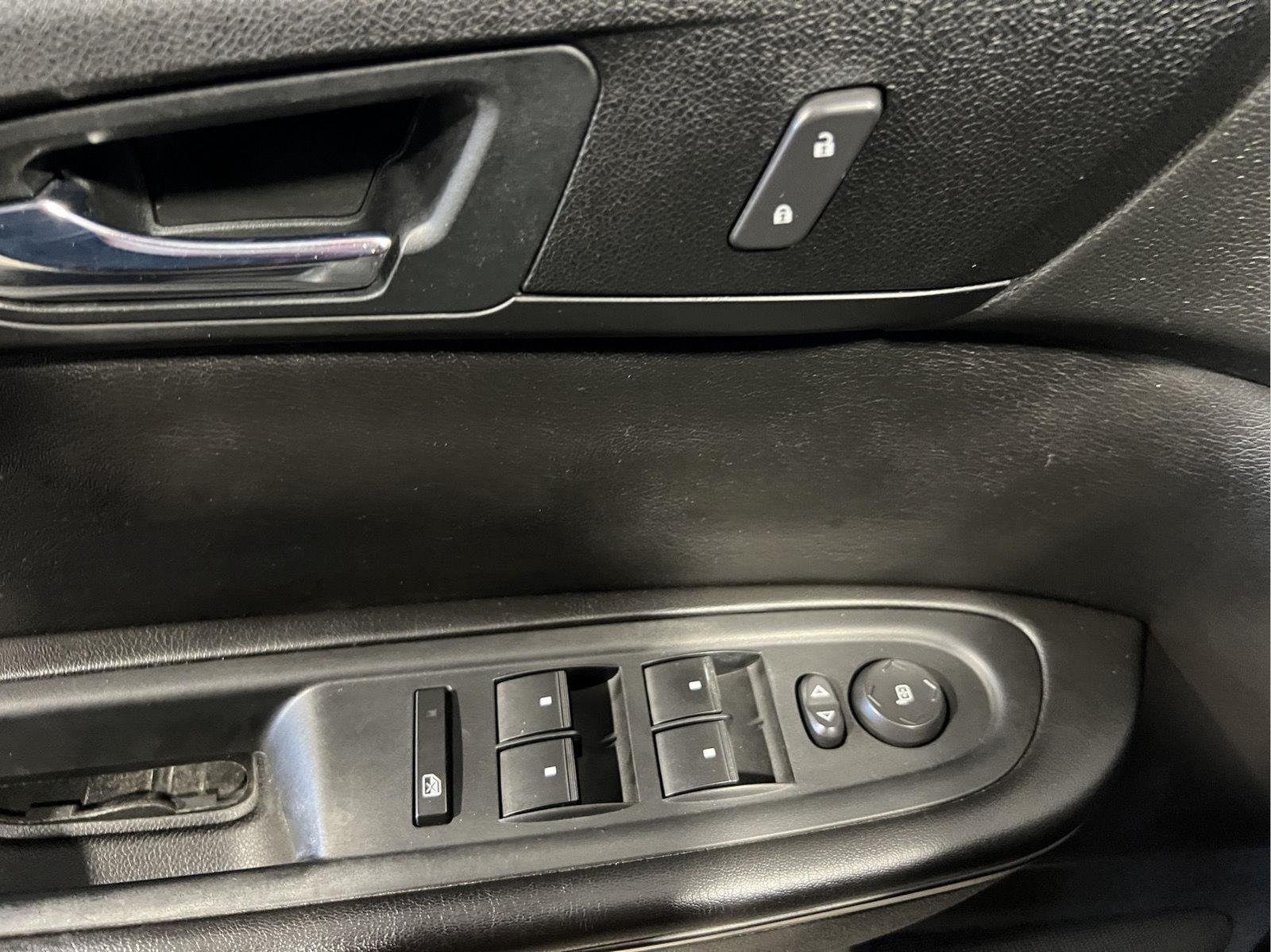 Used 2014 Black Granite Metallic Chevrolet LT image 13